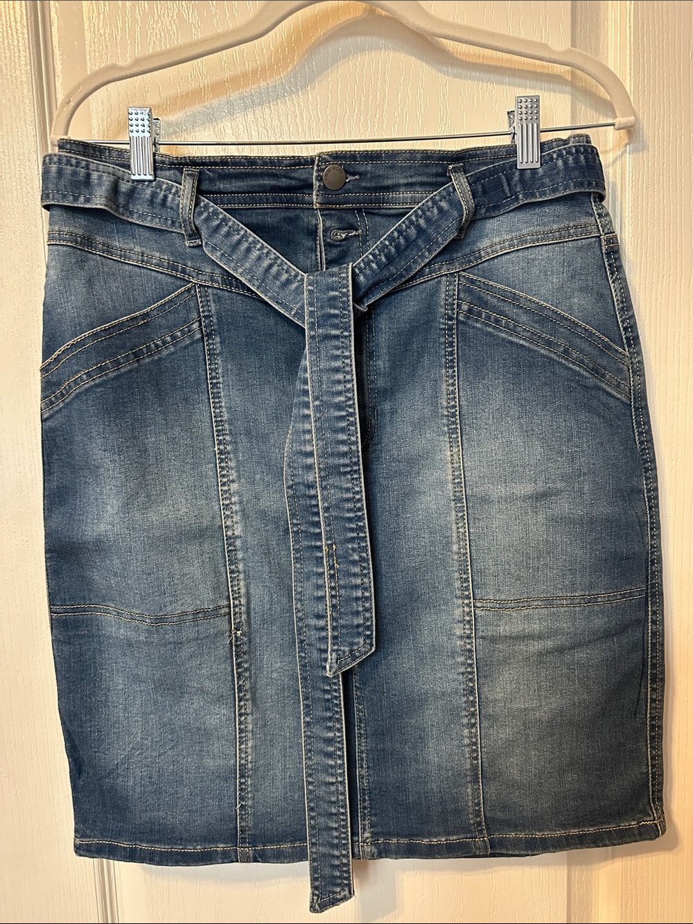 NWOT Knox Rose Denim Medium Skirt with Self-Tie Belt